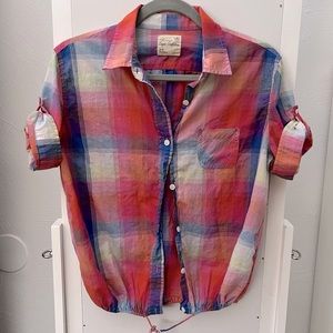 American Eagle plaid button down short sleeve shirt